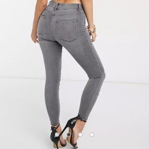 NWT! SPANX Grey distressed jeggings
